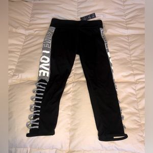 Dyce Apparel Black Capri Love Leggings size MED